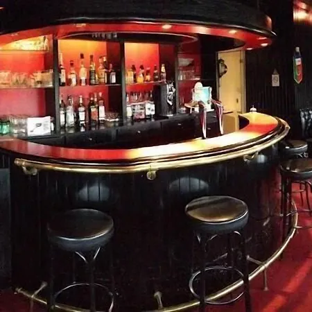 基里亚德拉瓦勒酒店 3* 拉瓦勒