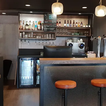基里亚德拉瓦勒酒店