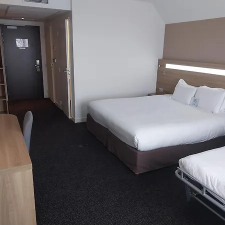 Kyriad Hotel 3*