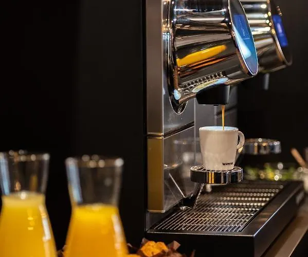 基里亚德拉瓦勒酒店 酒店